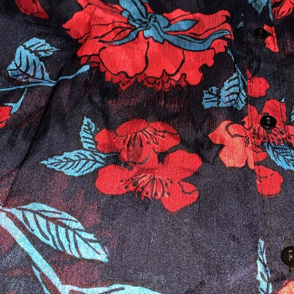 Gently Loved Crimped Chiffon Red Poppy Pattern Long Sleeve Blouse by Zara - Picture 2 of 6